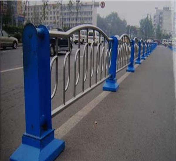 杨浦不锈钢防撞栏杆生产制造工艺